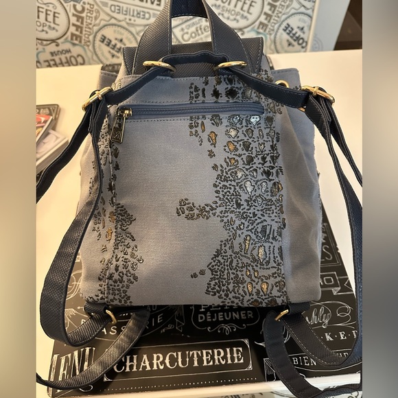 NWOT Karla Hanson RFID Travel Backpack - Picture 7 of 8